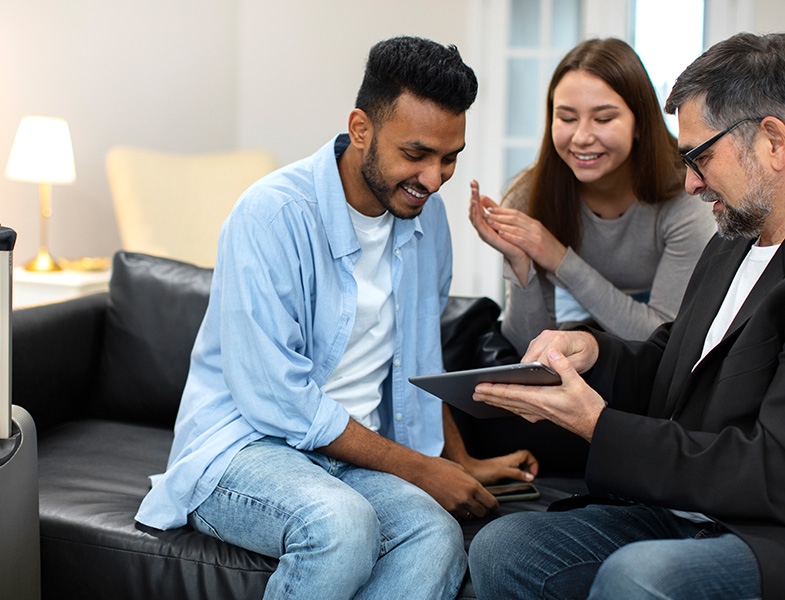 Three person discuss about key factors with Investor perception