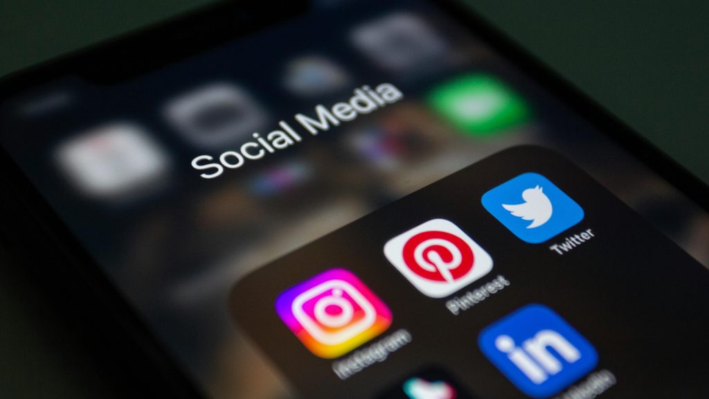 Why Twitter (X) and LinkedIn are Now Critical IR Channels